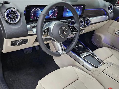 New 2026 Mercedes-Benz GLB 250 image 3