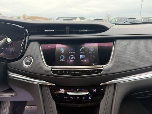 Used 2017 Cadillac XT5 Luxury w/ Driver Awareness Package image 23