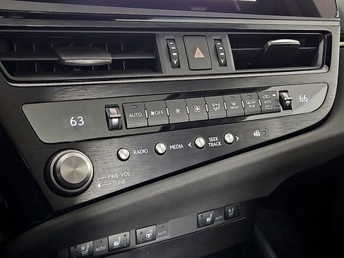 Used 2023 Lexus ES 350 w/ Premium Package image 17