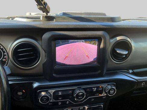 Used 2018 Jeep Wrangler Unlimited Sport S AWD/4WD image 26