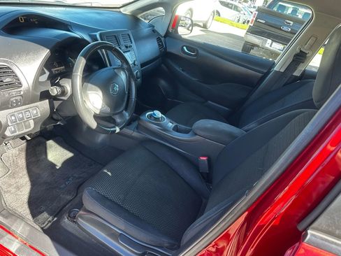 Used 2014 Nissan Leaf S image 11