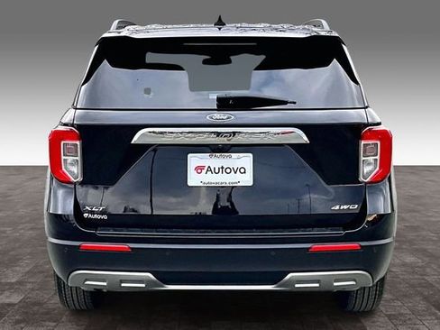 Used 2022 Ford Explorer XLT w/ Equipment Group 202A image 5