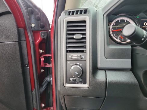 Used 2018 RAM 1500 Express image 20