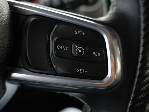 Used 2022 Jeep Wrangler Unlimited Sahara image 15
