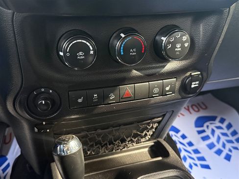 Used 2015 Jeep Wrangler Unlimited Rubicon w/ Dual Top Group AWD/4WD image 45