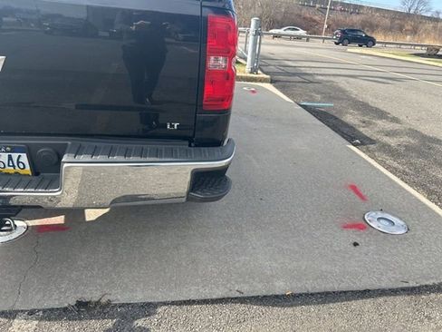 Used 2018 Chevrolet Silverado 1500 LT image 25