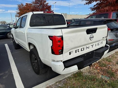 Used 2022 Nissan Frontier SV image 4