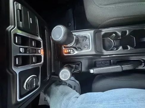 Used 2023 Jeep Wrangler Unlimited Sport AWD/4WD image 34