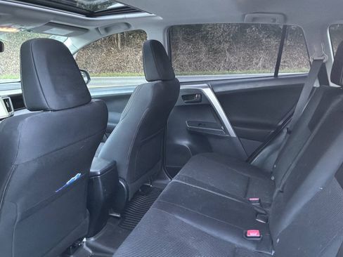 Used 2013 Toyota RAV4 XLE AWD/4WD image 6