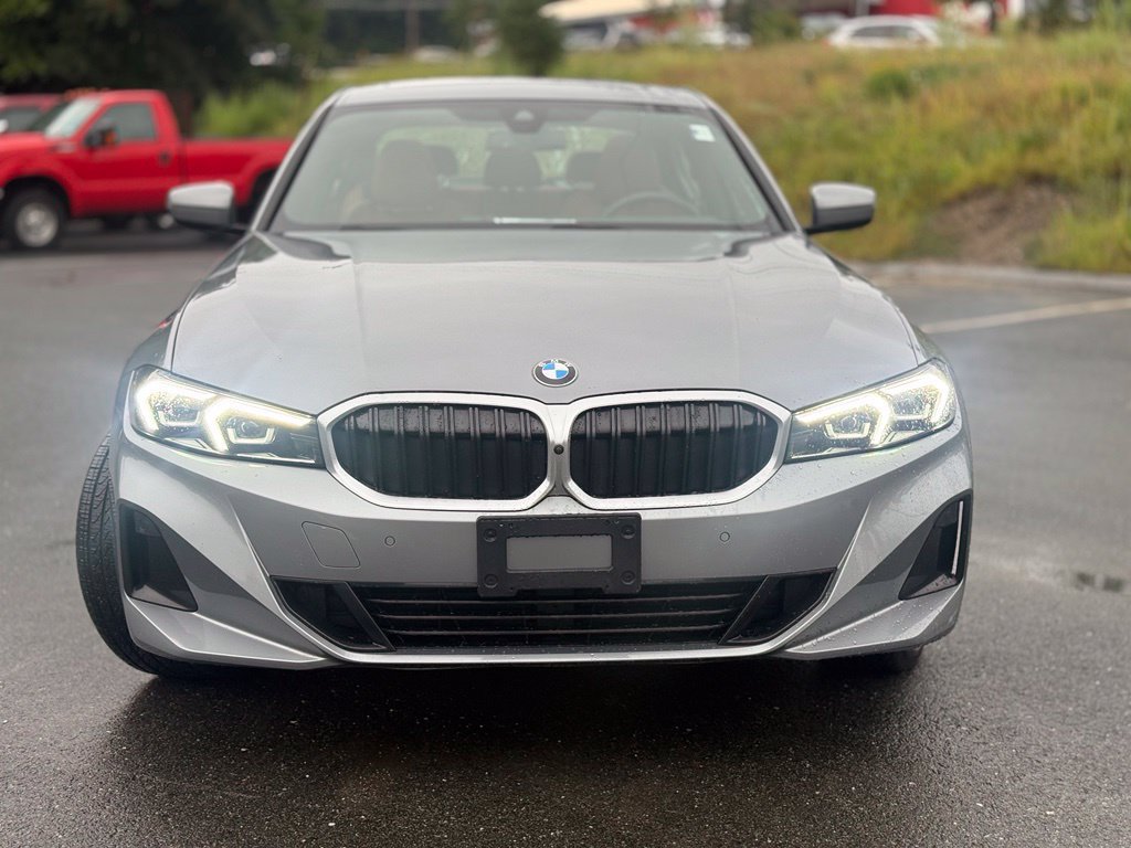 Certified 2023 BMW 330i xDrive Sedan w/ Parking Assistance Package AWD/4WD image 9