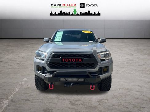Used 2018 Toyota Tacoma TRD Off-Road w/ Technology Package AWD/4WD image 10