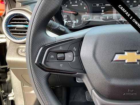 Used 2025 Chevrolet Trax LS image 11
