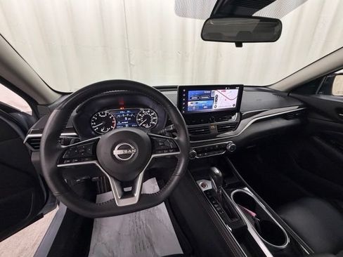Used 2024 Nissan Altima 2.5 SR w/ SR Premium Package FWD image 19