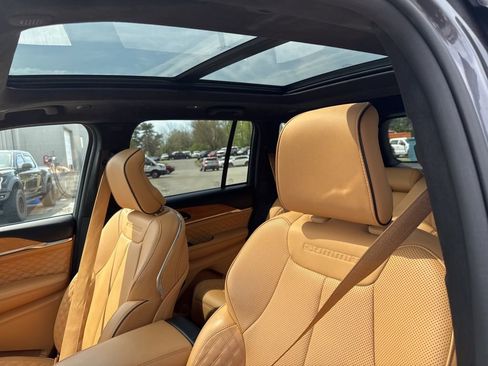 Used 2024 Jeep Grand Cherokee Summit image 12