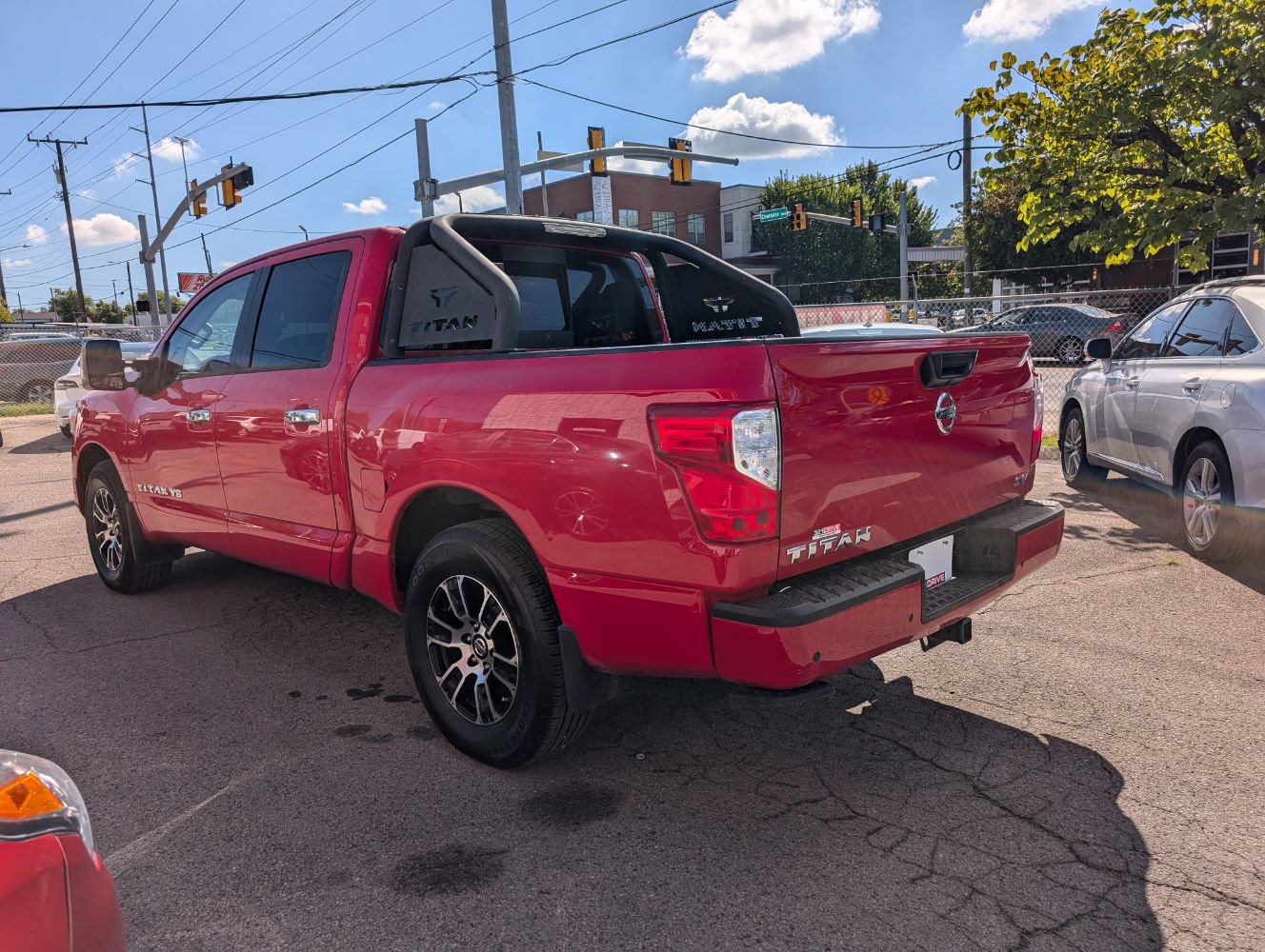 Used 2020 Nissan Titan 2WD Crew Cab image 8