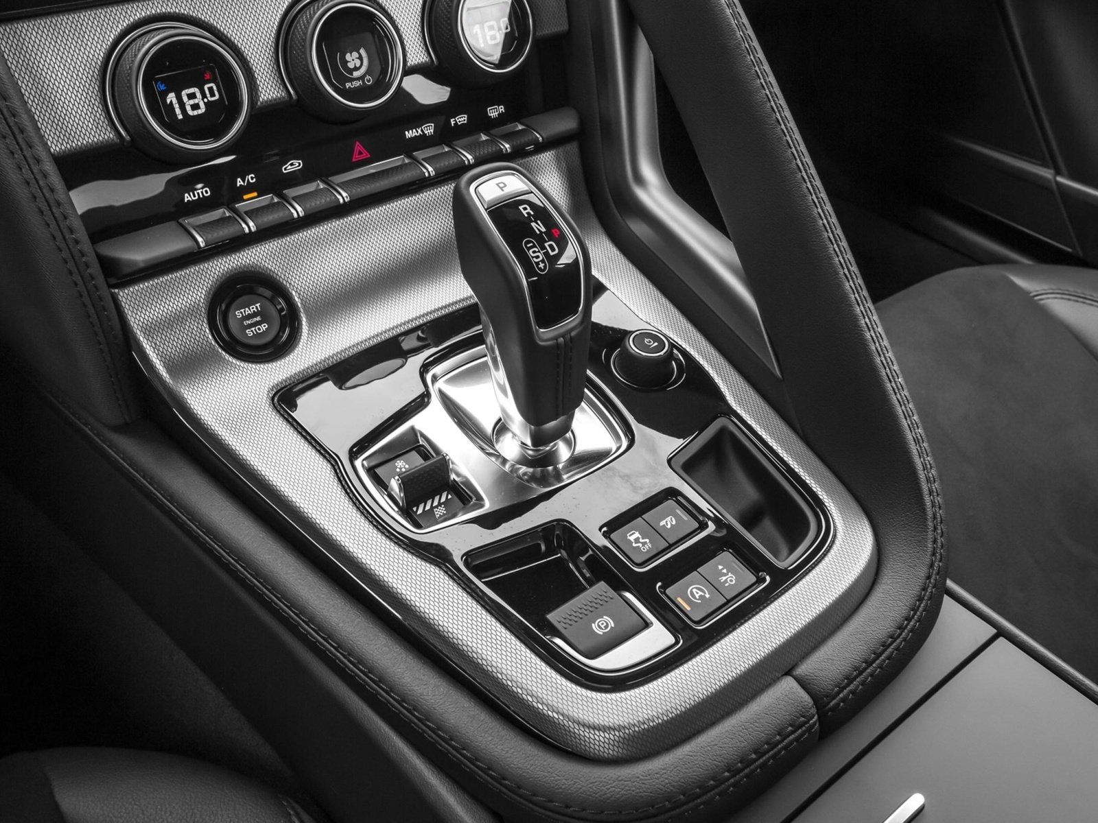 Used 2017 Jaguar F-TYPE Coupe RWD image 8