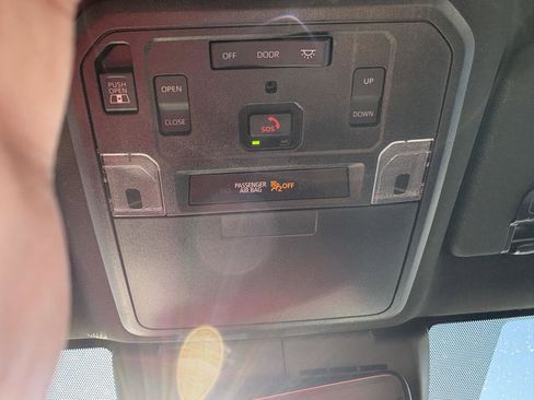 Used 2025 Toyota Tacoma TRD Sport w/ TRD Sport Upgrade Package image 21