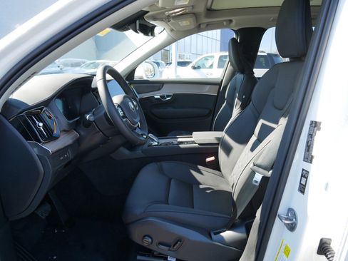 New 2026 Volvo XC90 T8 Plus image 5