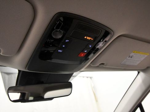 Certified 2023 Kia Carnival SX FWD image 29