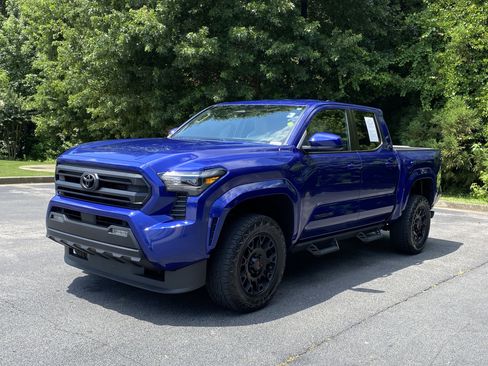 Used 2025 Toyota Tacoma SR5 RWD image 5
