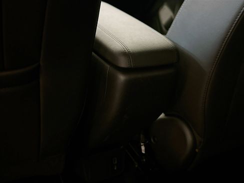 Used 2024 Buick Encore GX Sport Touring AWD/4WD image 27