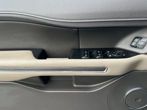 Used 2018 Ford Expedition XLT w/ Equipment Group 202A image 8