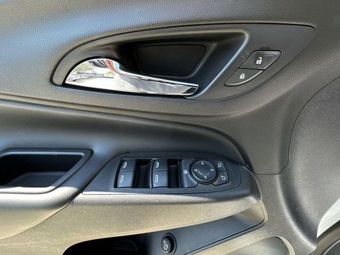 Used 2020 Chevrolet Equinox LT image 21