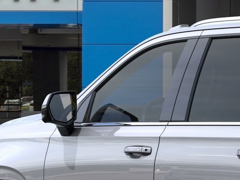 New 2026 Chevrolet Suburban LT RWD image 12
