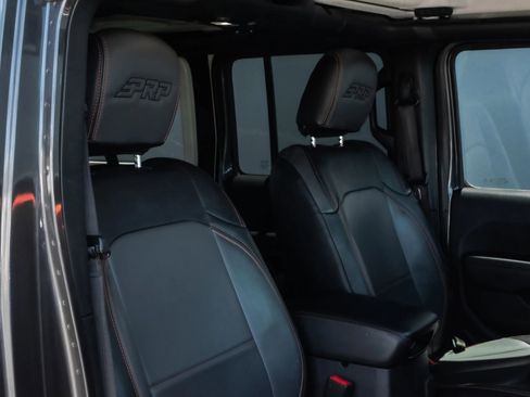 Used 2018 Jeep Wrangler Unlimited Rubicon w/ Dual Top Group image 29