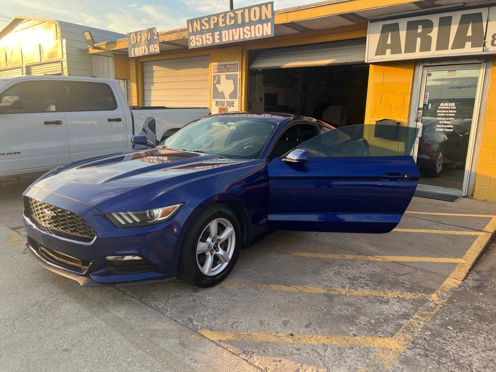 Used 2016 Ford Mustang Coupe RWD image 5