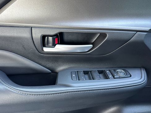 Certified 2025 Toyota Grand Highlander FWD image 11