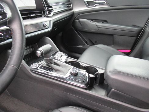 Used 2023 Kia Sportage SX FWD image 16