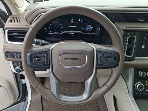 Used 2022 GMC Yukon Denali AWD/4WD image 16