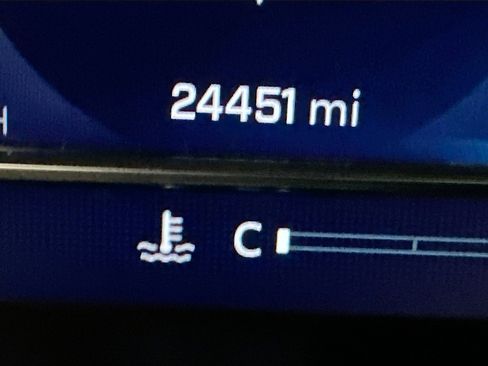 Used 2022 Chevrolet Silverado 1500 LT image 18