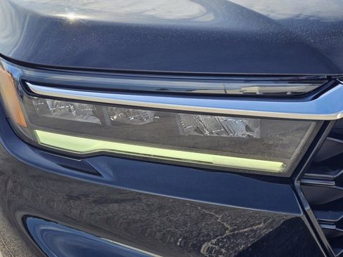 Certified 2024 Honda Pilot Touring image 4