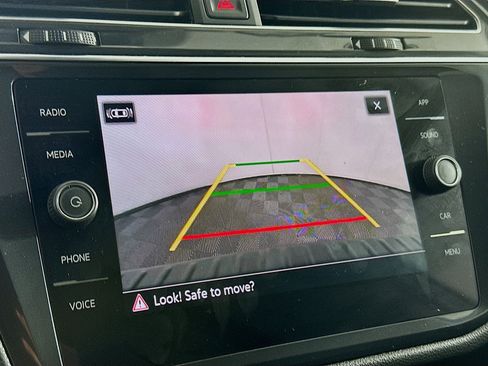 Used 2023 Volkswagen Tiguan SE image 22