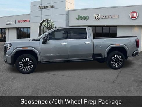 Used 2025 GMC Sierra 2500 Denali Ultimate w/ Max Trailering Package AWD/4WD image 4