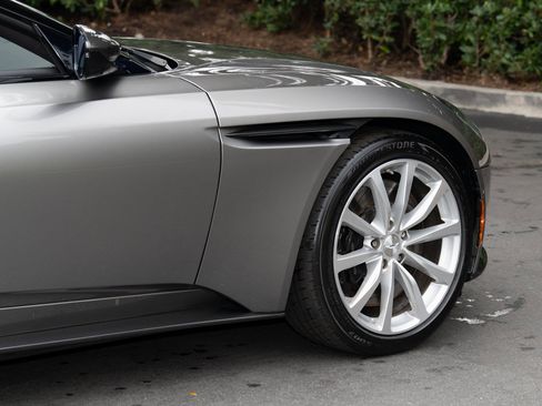 Used 2019 Aston Martin DB11 Volante image 10