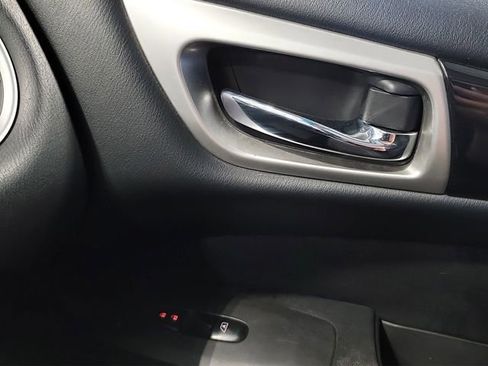 Used 2014 Nissan Pathfinder SV AWD/4WD image 28