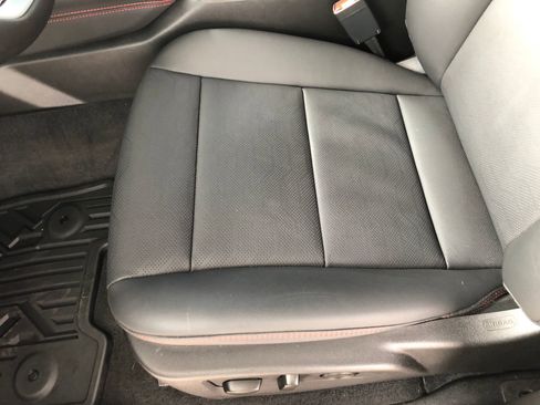 Used 2025 Chevrolet Colorado Z71 w/ Technology Package image 19