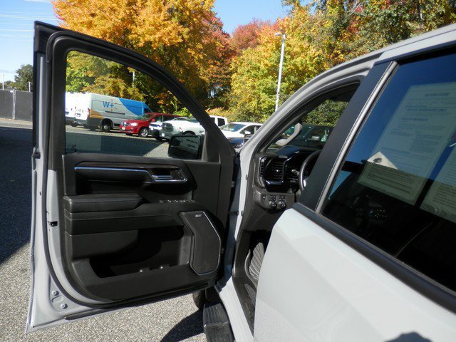 Used 2024 Chevrolet Silverado 1500 LT Trail Boss w/ Convenience Package II AWD/4WD image 15