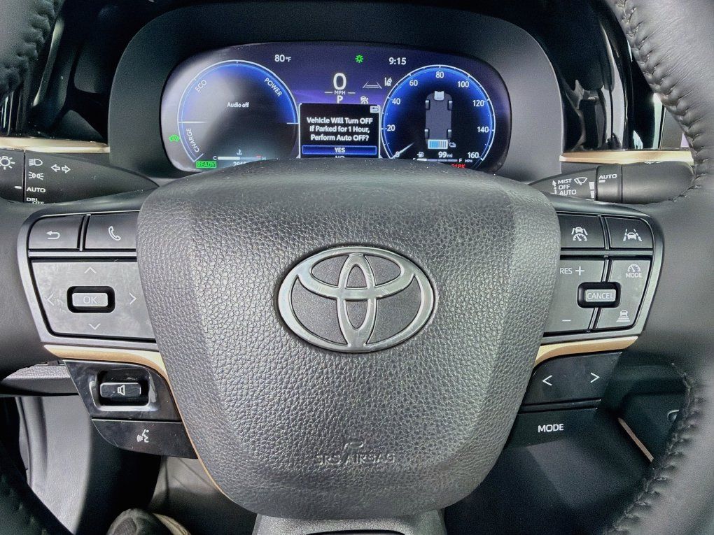 Used 2023 Toyota Crown AWD/4WD image 16