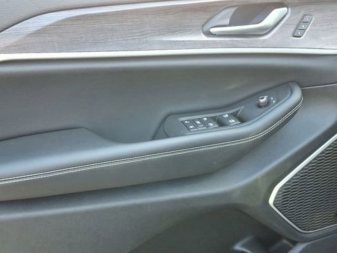 Used 2022 Jeep Grand Cherokee L Limited image 18