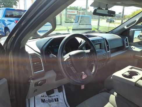 Used 2015 Ford F150 XLT image 11