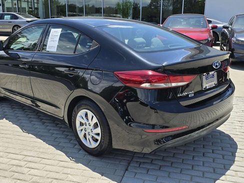 Used 2018 Hyundai Elantra SE FWD image 7