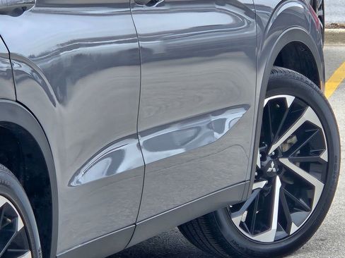 Used 2024 Mitsubishi Outlander SE image 16