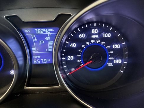 Used 2013 Hyundai Veloster FWD image 13