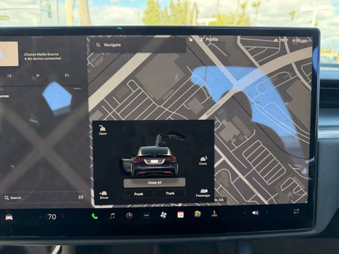 Used 2023 Tesla Model X Plaid AWD/4WD image 13