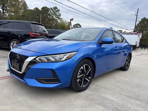 Used 2023 Nissan Sentra SV image 2