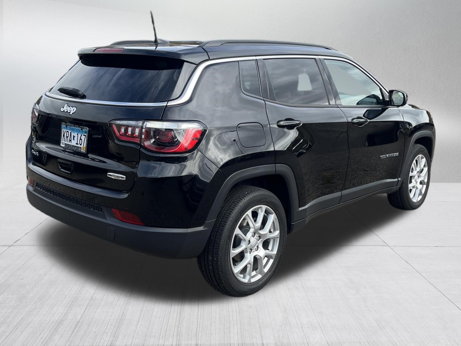 Used 2023 Jeep Compass Latitude AWD/4WD image 5